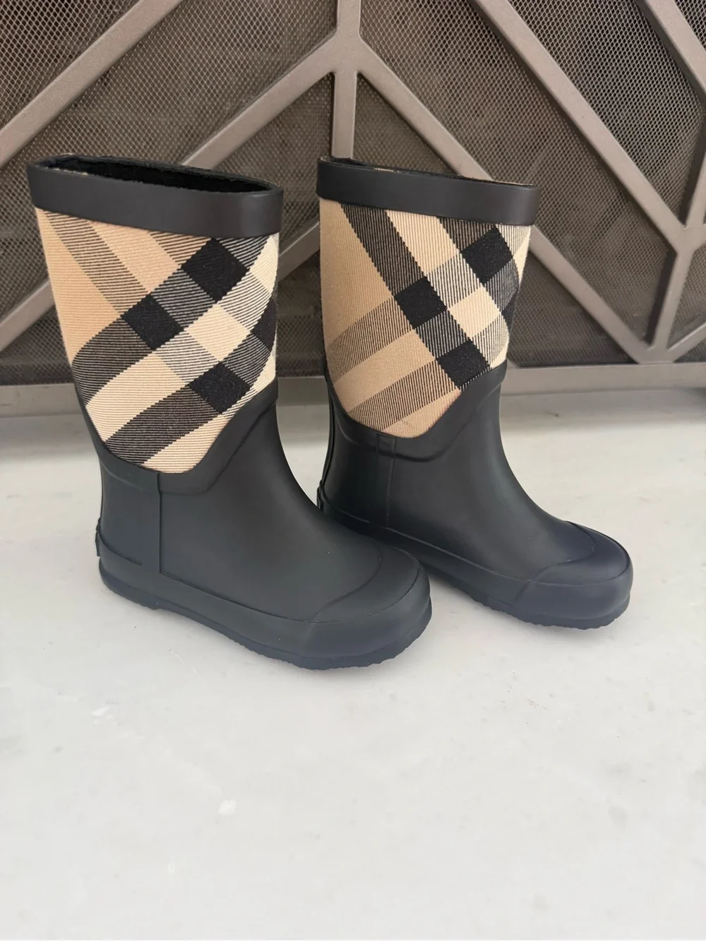 Burberry Kids Black and Cream Plaid Rain Boots